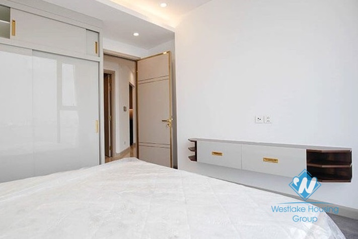 Spacious apartment with 4 bedrooms for rent in Sun Plaza, Thuy Khue st, Ba Dinh area.